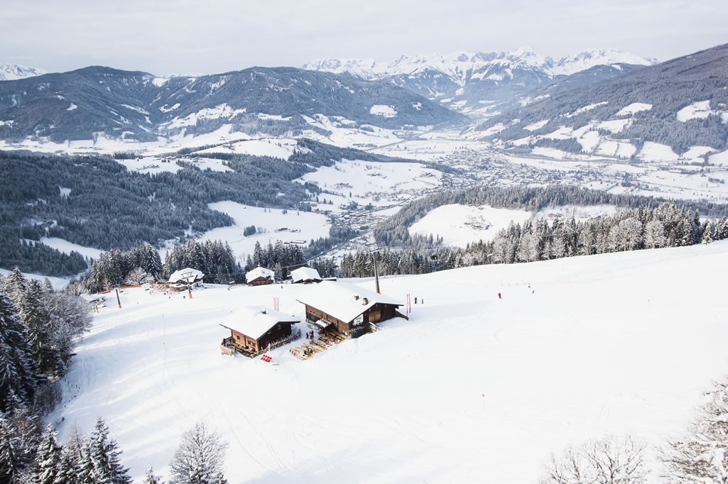 Traditionelle Skihütte im Skigebiet Altenmarkt-Zauchensee