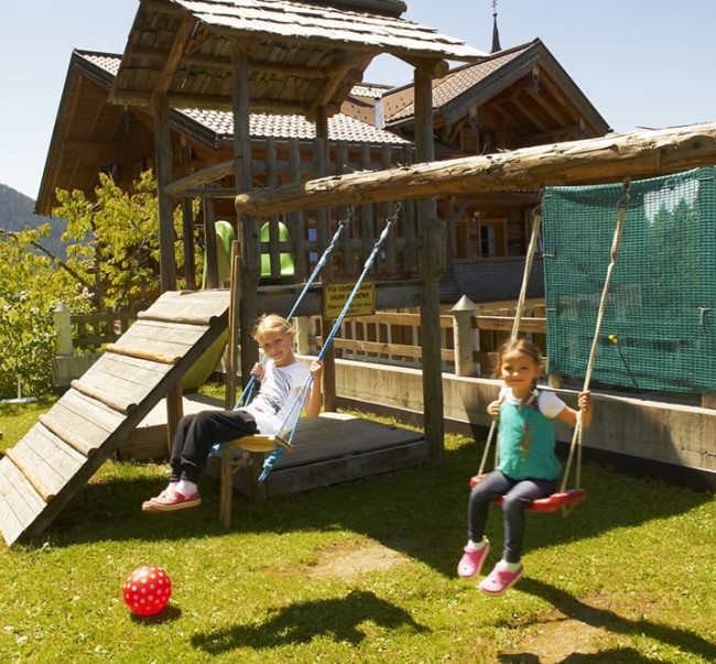 Spielplatz mit Schaukel am Bifanggut